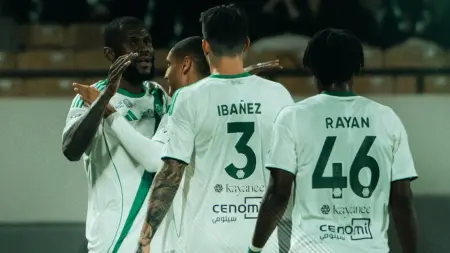 الدوري السعودي - الأهلي يصعد للصدارة والقادسية يتسيد ديربي الشرقية