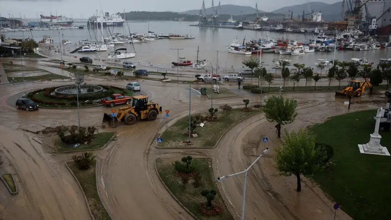 إعصار إلياس في اليونان اليوم.. حظر تجوّل وانقطاع في الكهرباء