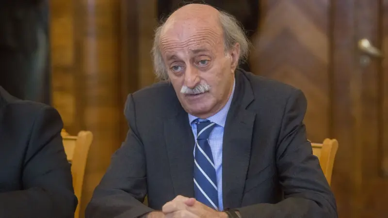 جنبلاط يدعو لحل سياسي برعاية دمشق في السويداء