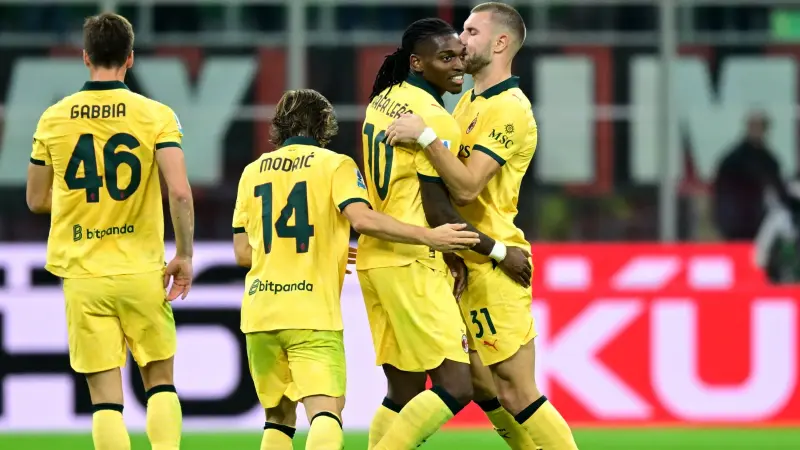 الدوري الإيطالي - ثنائية لياو تضع ميلان في صدارة الكالتشيو بعد الفوز على فيورنتينا