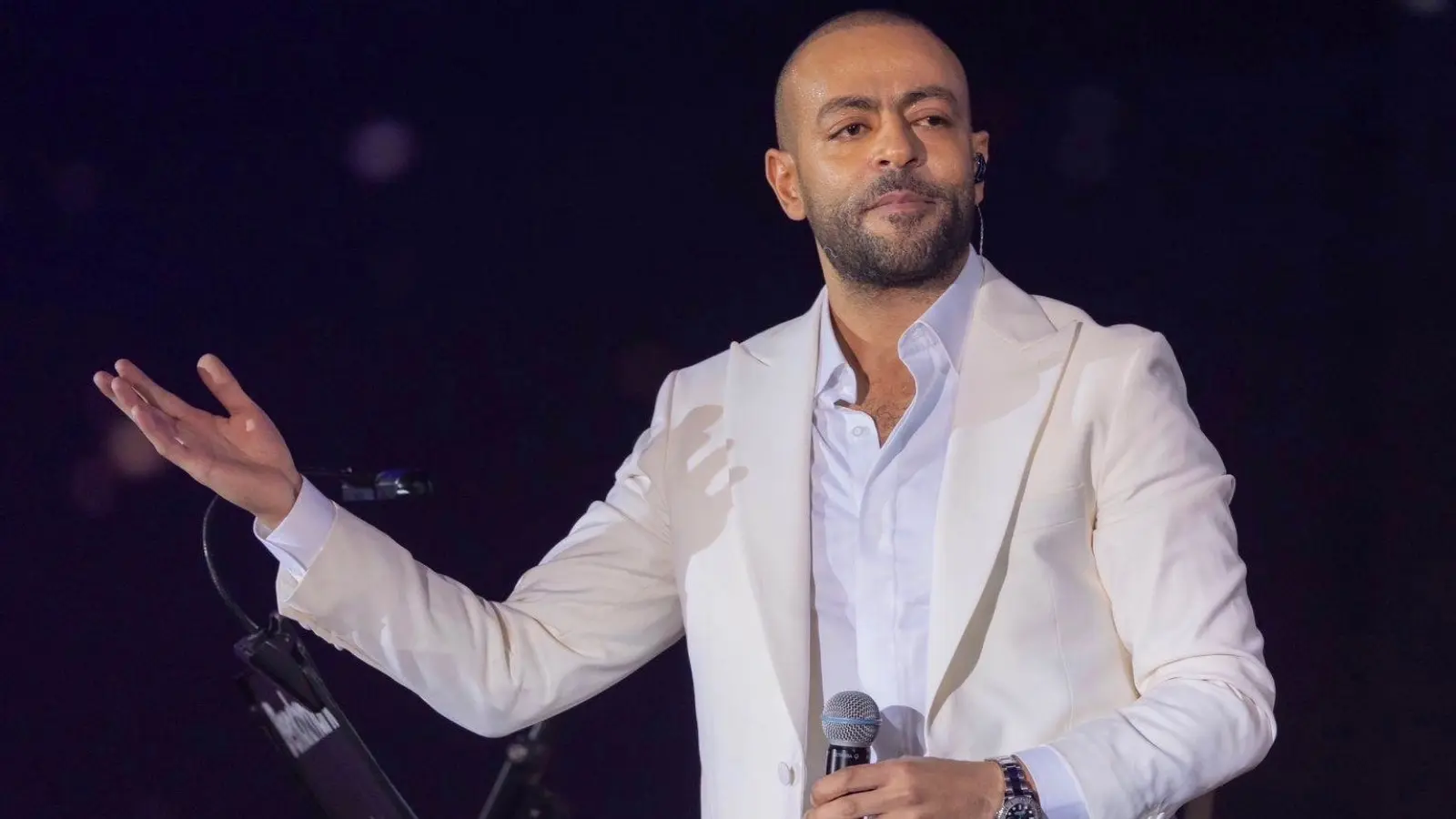 تامر عاشور يتألق في أولى حفلاته بمهرجان قرطاج الدولي تامر عاشور يتألق في أولى حفلاته بمهرجان قرطاج الدولي