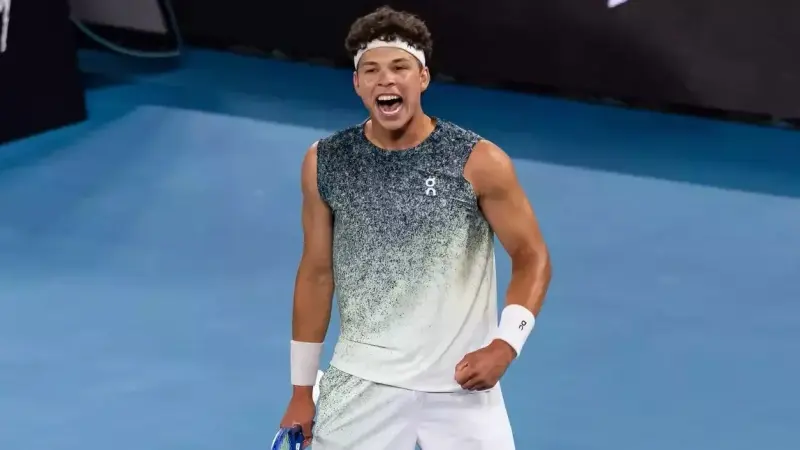 بن شيلتون يقلب الطاولة على فريتز ويتوج بلقب دالاس