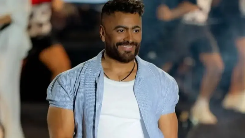 أول ظهور لتامر حسني بعد إجراء عملية جراحية دقيقة