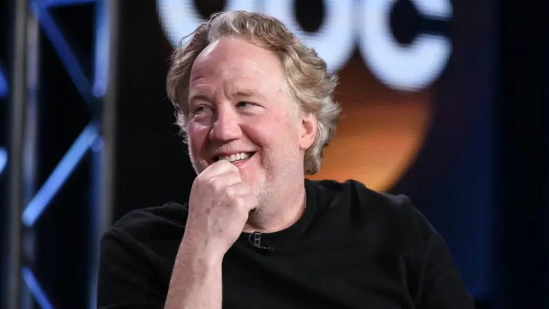 تهمة الاعتداء الجنسي تلاحق الممثل تيموثي بسفيلد