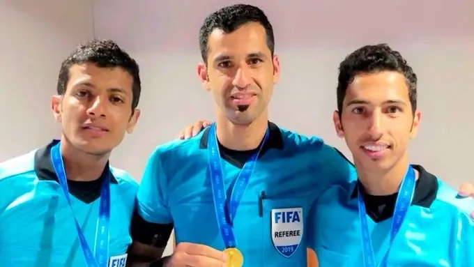 حكم مباراة عمان والبحرين اليوم.. صافرة قطرية تدير نهائي خليجي 26