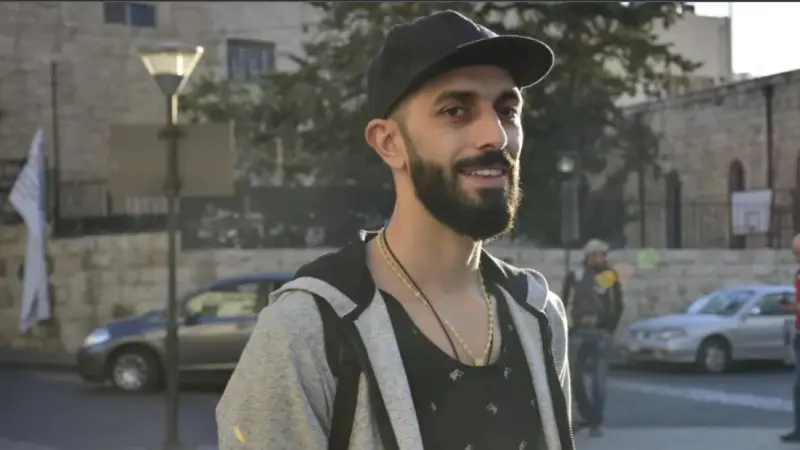 أُفرج عنه بعفو رئاسي في سوريا.. من هو الصحفي الأردني عمير الغرايبة؟