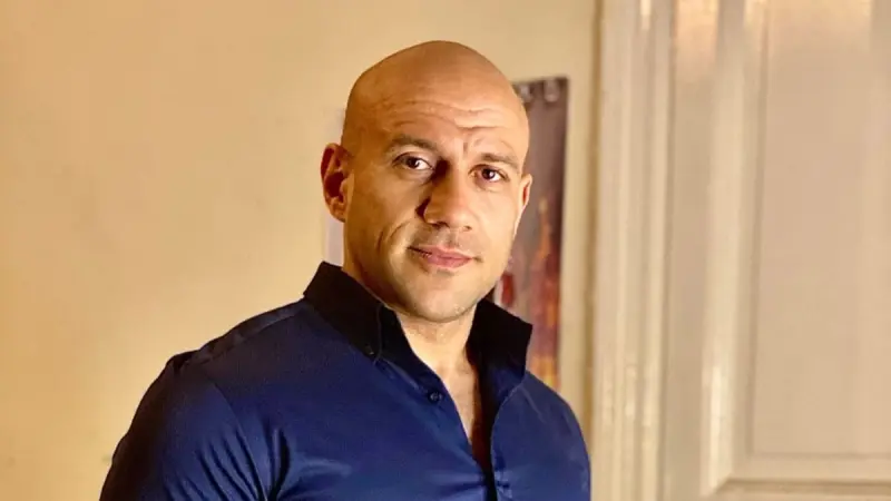 أحمد مكي أمام القضاء واتهامات خطيرة لمديرة أعماله.. ما القصة؟