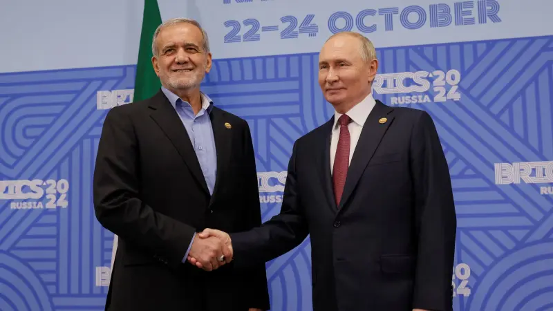 خلال اتصال مع بزشكيان.. بوتين يدعو إلى احتواء التصعيد في الشرق الأوسط