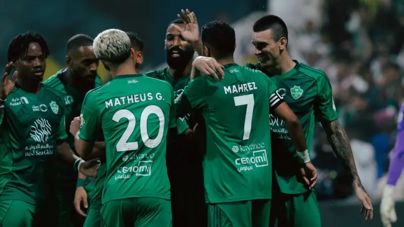 الدوري السعودي - الأهلي يقدم هدية لغريمه الاتحاد بالفوز على التعاون