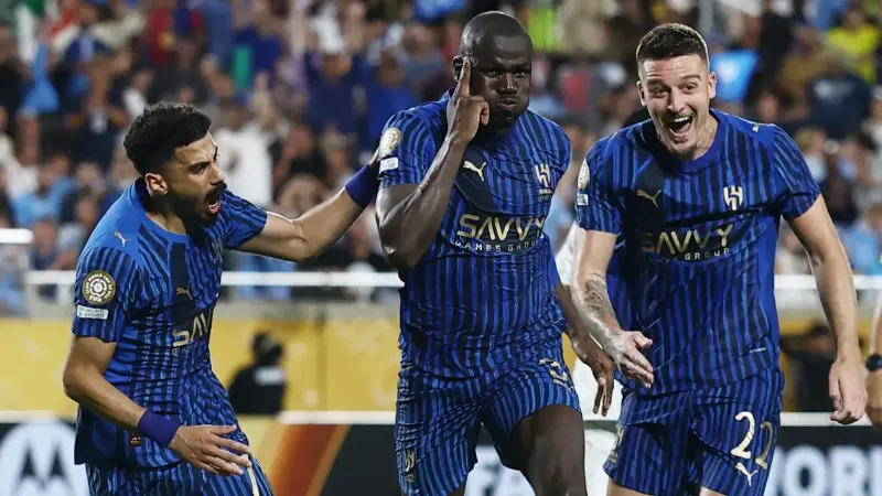 معلق مباراة الهلال اليوم ضد فلومينينسي.. أسماء مرموقة ترافق الحدث