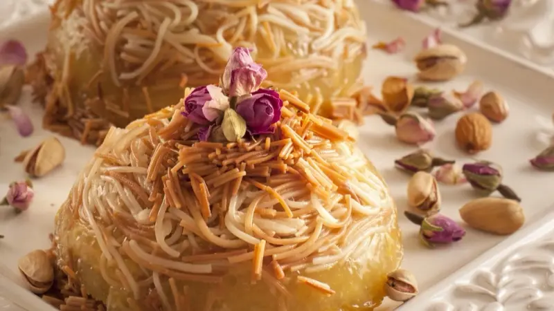 حلويات رمضان.. القطايف ومهلبية قمر الدين ألذ الأكلات على المائدة