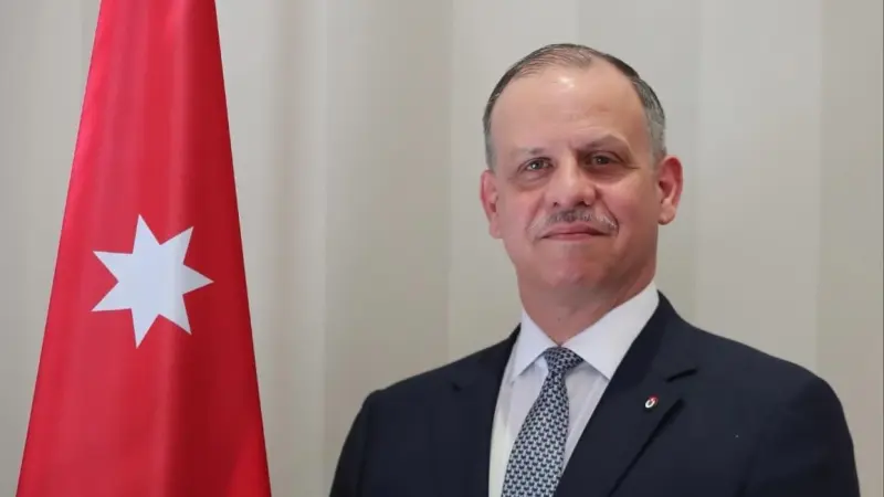 الأمير فيصل بن الحسين يؤدي اليمين الدستورية نائبا لملك الأردن