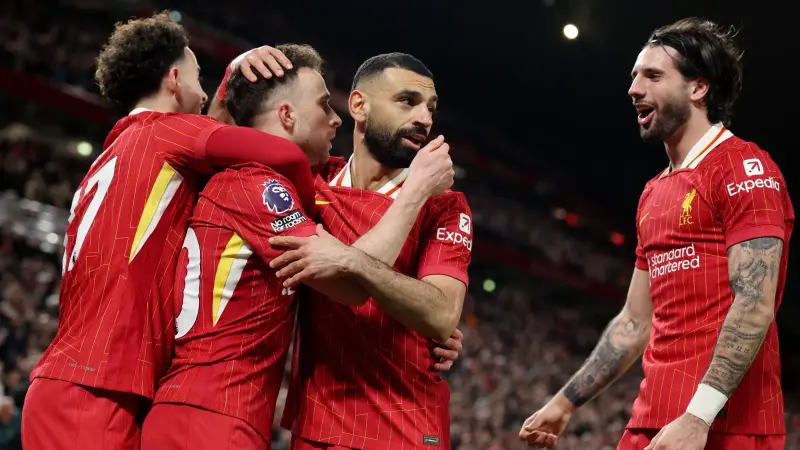 تشكيلة ليفربول اليوم أمام إيفرتون.. من يكون بديل إكيتيكي؟