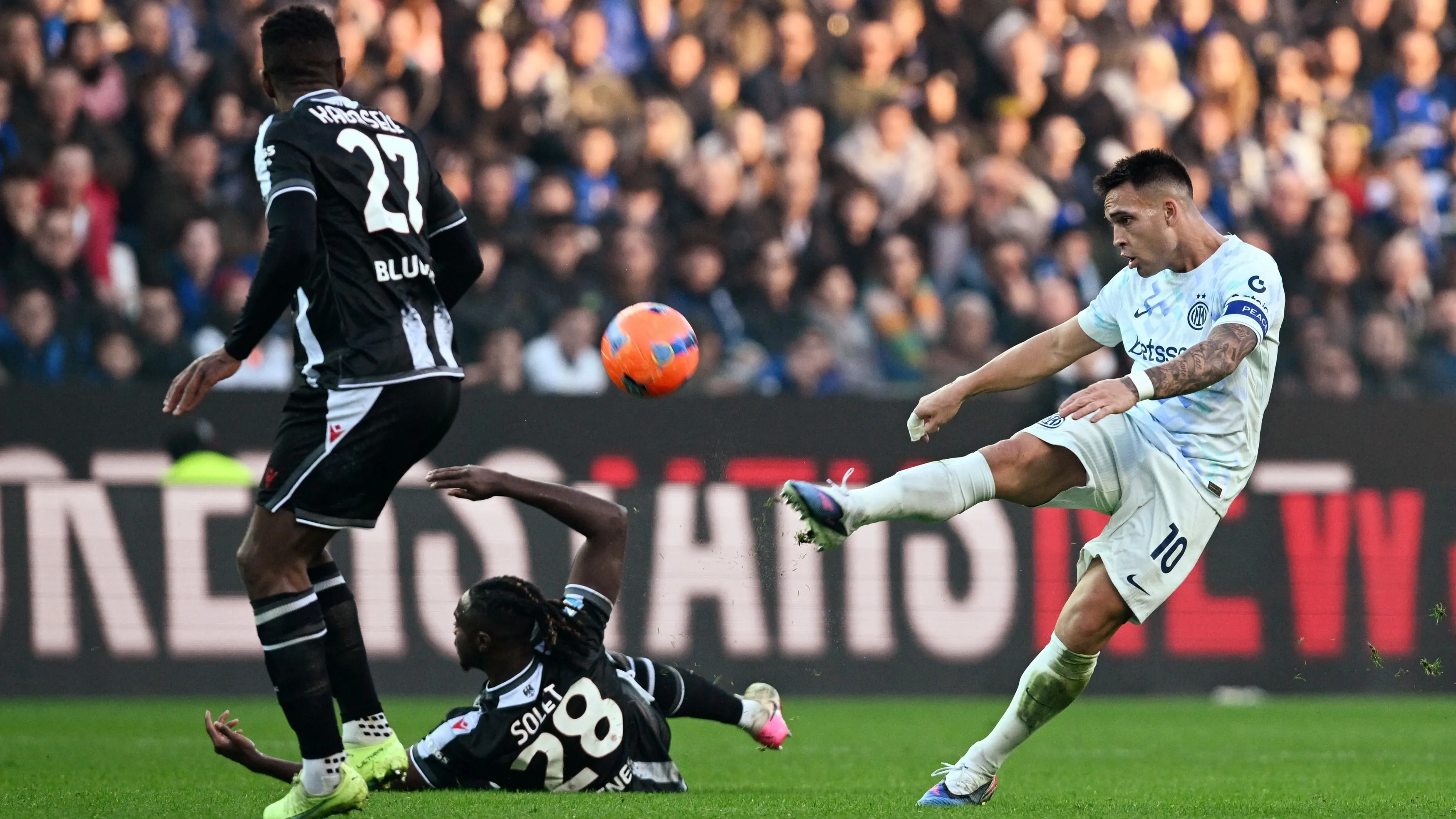 الدوري الإيطالي - لاوتارو مارتينيز يبتعد بإنتر ميلان في صدارة الكالتشيو 