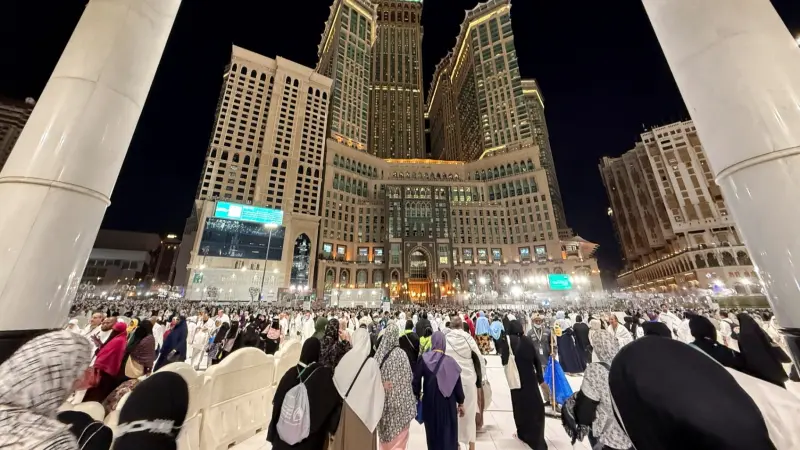 صور - في أجواء حارة.. الحجاج يصلون إلى مكة مع انطلاق موسم الحج