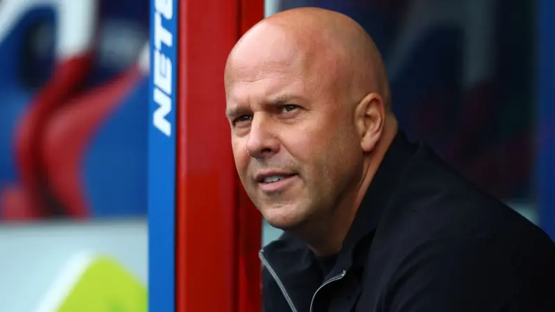 معلق مباراة ليفربول وغلطة سراي اليوم.. صوت مخضرم