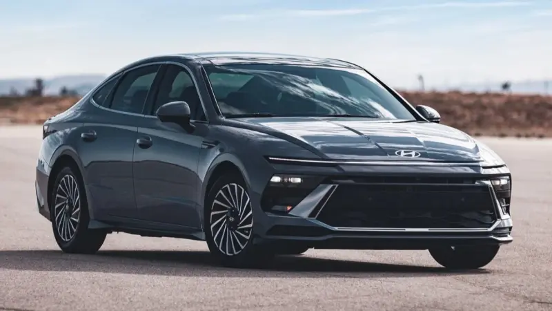 سعر ومواصفات هيونداي سوناتا 2024 في السعودية.. سيدان فاخرة بسعر مُنافس