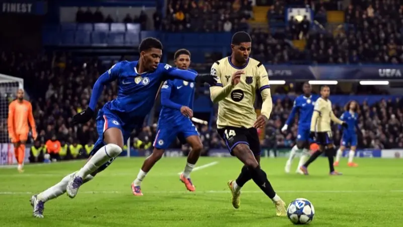 فليك يحدد قائمة غيابات برشلونة عن تشكيلة جيرونا