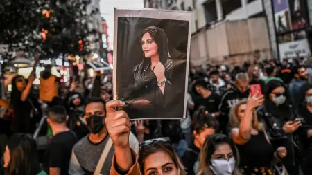 4 سنوات على وفاة مهسا أميني.. رسالة أوروبية حادة إلى طهران