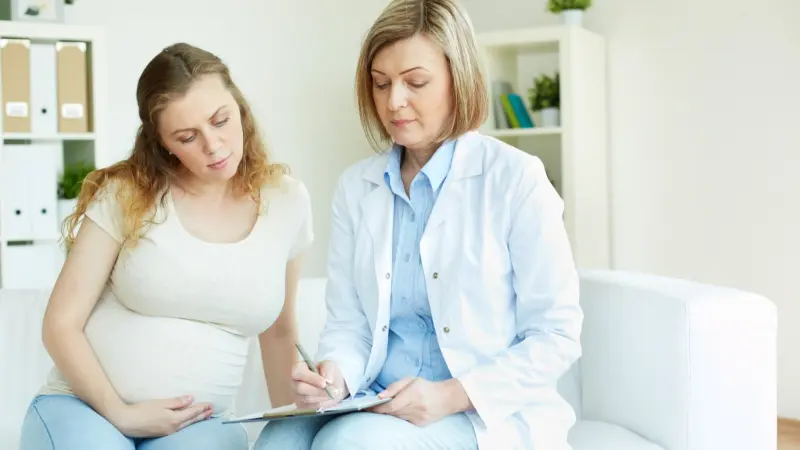 العلم يحسم الصلة بين لقاح كوفيد وخطر الإجهاض