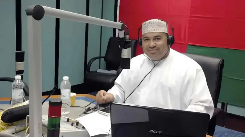 من هو الإعلامي أحمد بن درويش الحمداني وما سبب وفاته؟