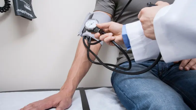 ما هو معدل ضغط الدم الطبيعي بحسب العمر؟