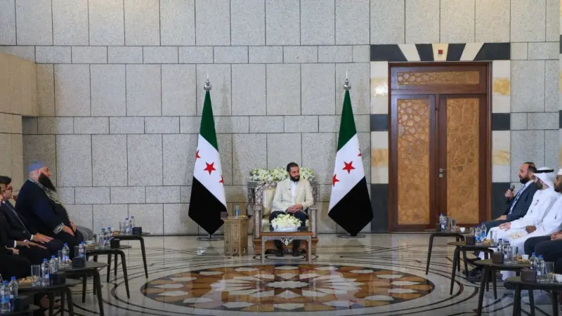 صور - الشرع يلتقي مجموعة من المؤثرين العرب