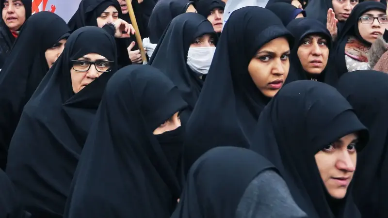 كم عدد سكان إيران؟ الذكور في الصدارة