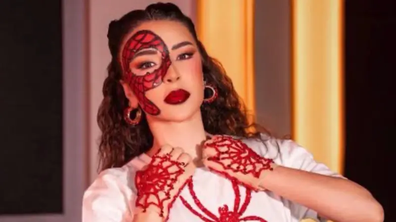 ماغي بو غصن بإطلالة تنكرية لافتة في "منتزه الخيران".. ومفاجأة جديدة تنتظر الجمهور