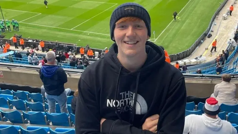 فورمولا 1 - القبض على اليوتيوبر "أنغريجينج" بسبب محاولة تخريب سيارة كلاسيكية.. ما القصة؟