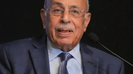 related_news_inside_blogsنموذج فريد لرجل دولة.. حضور رسمي واسع في عزاء مفيد شهاب في مصر