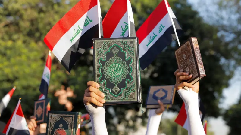 فيديو - من أصول عراقية.. شخصان يحرقان المصحف أمام البرلمان السويدي