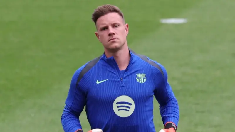 سبب مفاجئ يمنع تير شتيغن من المشاركة في انتخابات برشلونة