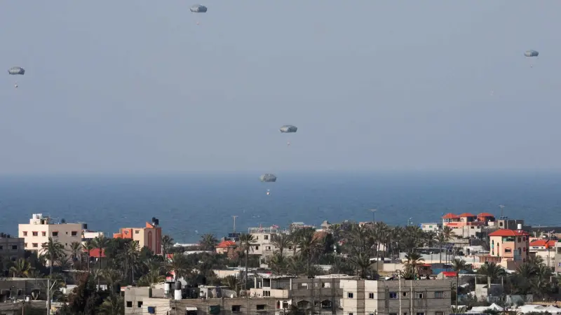 الأردن ينفّذ إنزالا إغاثيا جديدا على شمال غزة