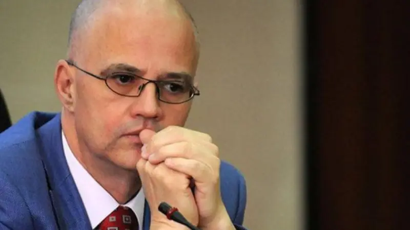 الجزائر.. ما سبب حبس تيجاني حسان هدام وزير العمل والضمان الاجتماعي الأسبق؟