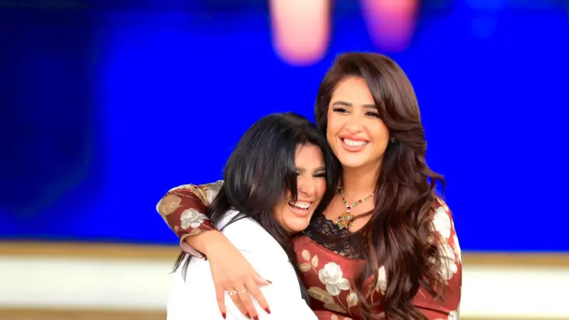ياسمين عبد العزيز تنفعل في برنامج منى الشاذلي.. ما القصة؟