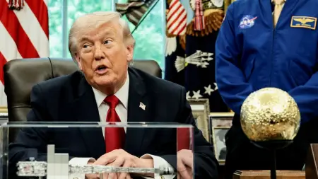 related_news_inside_blogsالمشهد باختصار: ضغوط اقتصادية على إيران.. وترامب يغير اسم مضيق هرمز