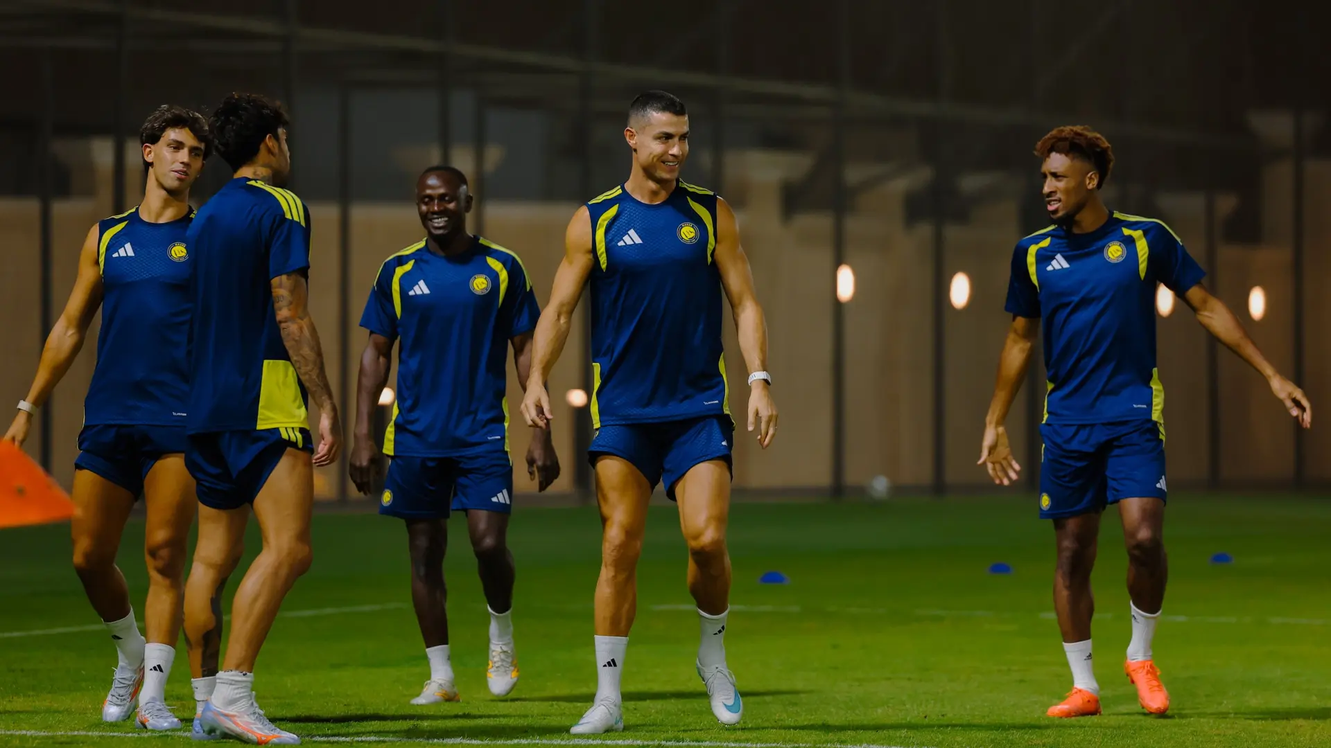 رونالدو يقود هجوم النصر أمام الدرعية بعد انتهاء التوقف الدولي (إكس) رونالدو يقود هجوم النصر أمام الدرعية بعد انتهاء التوقف الدولي (إكس)