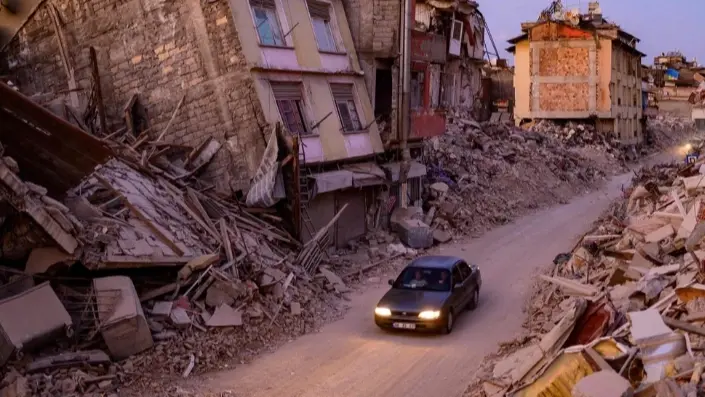 علماء يكشفون صدعا جديدة.. زلزال يضرب غرب تركيا