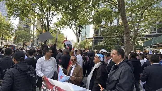 فيديو - تظاهرة لأبناء جنوب اليمن في أميركا أمام مقر الأمم المتحدة