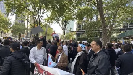 فيديو - تظاهرة لأبناء جنوب اليمن في أميركا أمام مقر الأمم المتحدة