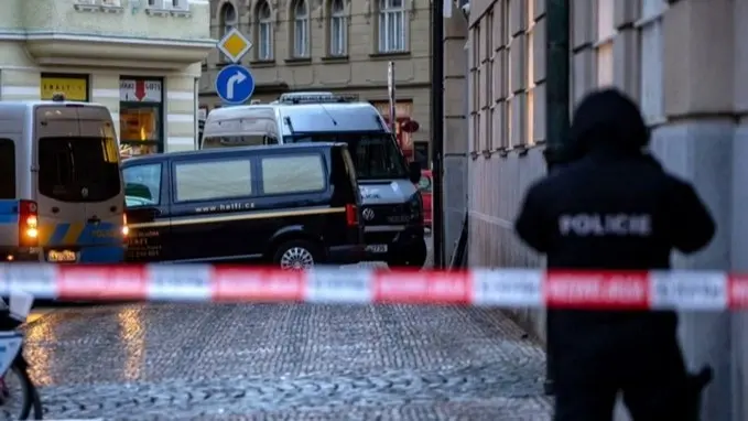 مدارس تتلقى تهديدا بوجود قنابل في التشيك.. وهجوم بسكين