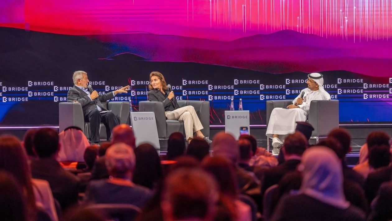 خبراء يناقشون تحديات عصر الأخبار المضللة في قمة بريدج 2025 