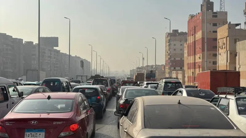 حادث الطريق السياحي يشل الحركة المرورية لفترة طويلة في الجيزة