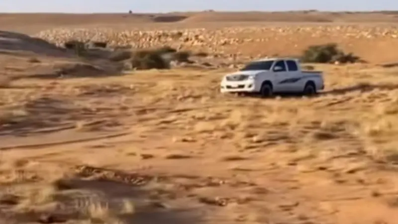 قصة مفقود "أم عشر" تتصدر الترند.. توفي في قلب الصحراء