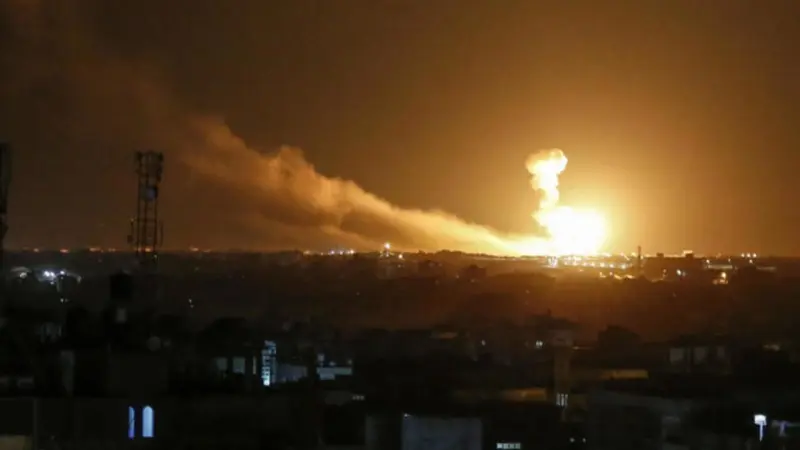 مقتل 4 جنود سوريين في هجوم إسرائيلي على محيط دمشق