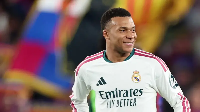 الكلاسيكو - مبابي يصل إلى الهدف 100 مع ريال مدريد ويقتحم قائمة تاريخية