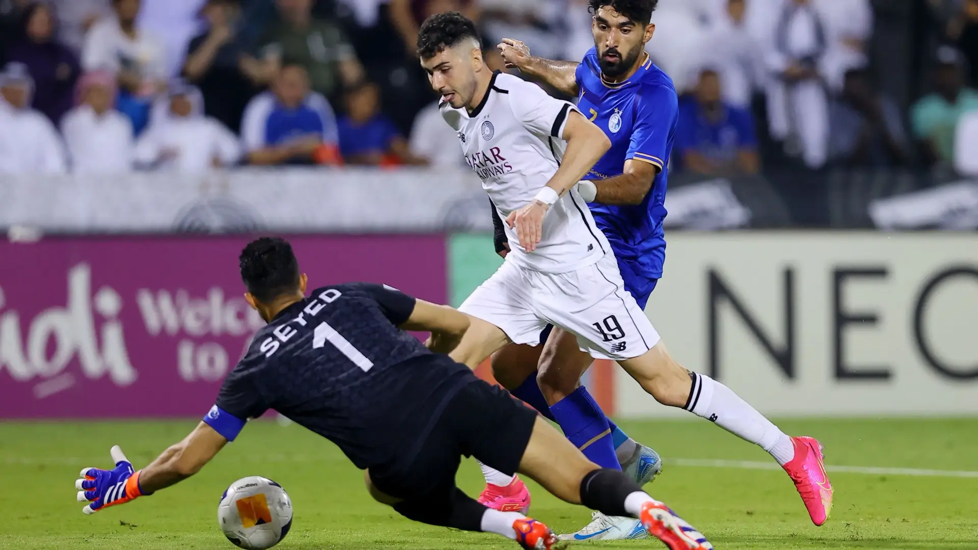 الهلال يواجه السد في قمة سعودية قطرية في دوري أبطال آسيا للنخبة (رويترز) الهلال يواجه السد في قمة سعودية قطرية في دوري أبطال آسيا للنخبة (رويترز)