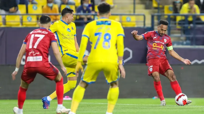 معلق مباراة النصر وأبها اليوم في دوري روشن السعودي.. تعليق ثلاثي لإمتاع الجماهير