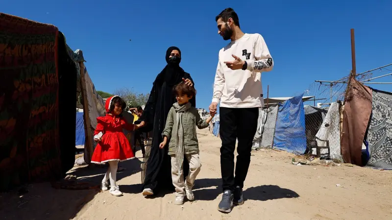 "صدمت عندما رأيت أطفالي".. معتقل فلسطيني يحكي معاناته في سجن إسرائيل